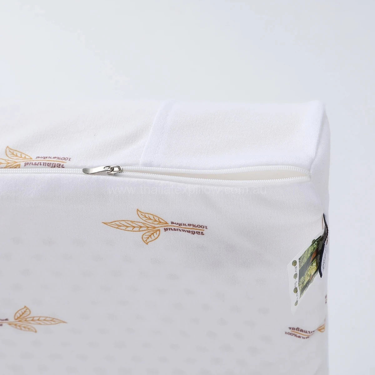 Zipper detail - ROYAL Latex Cooling Pillow Support with Flat Ventilated Design
